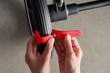 Cargar imagen en el visor de la galería, Wheelzzz® Single - Elena Vermell